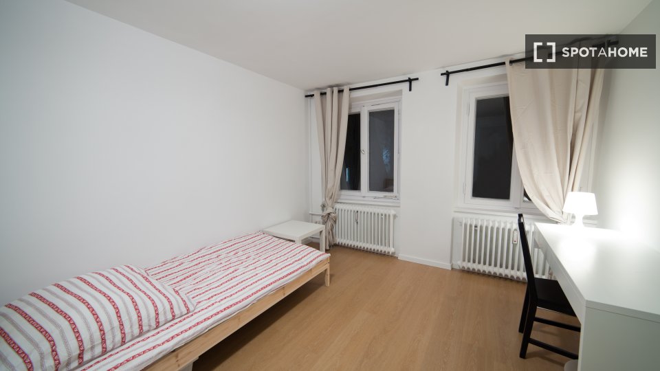 Double room Munich, 4 beds, 102m² — photo 15
