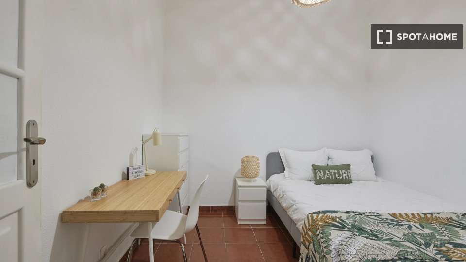 Double room Lisbon, 4 beds — photo 1