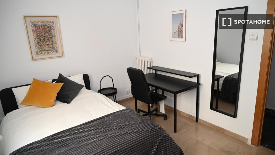 Double room Valencia, 8 beds, 263m² — photo 14