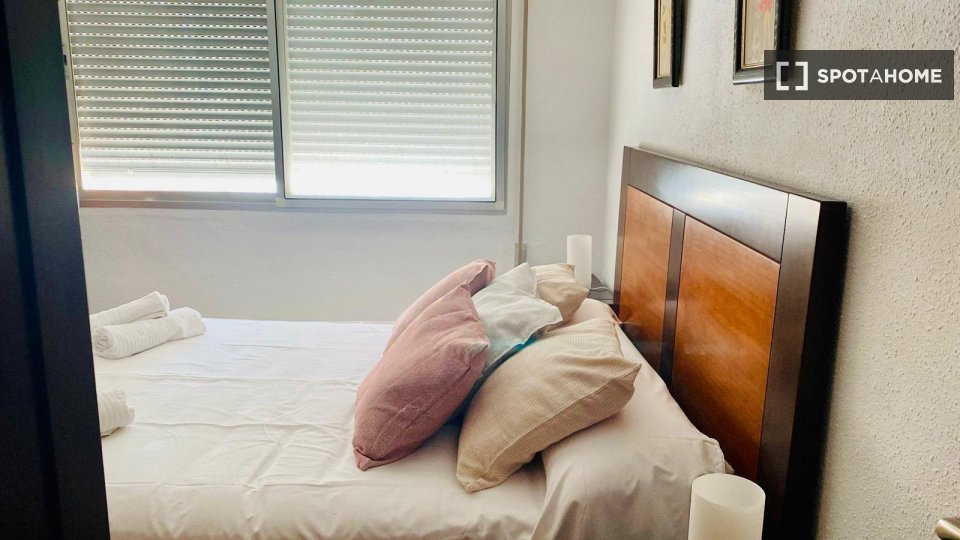 Apartment Valencia, 4 beds, 80m² — photo 8