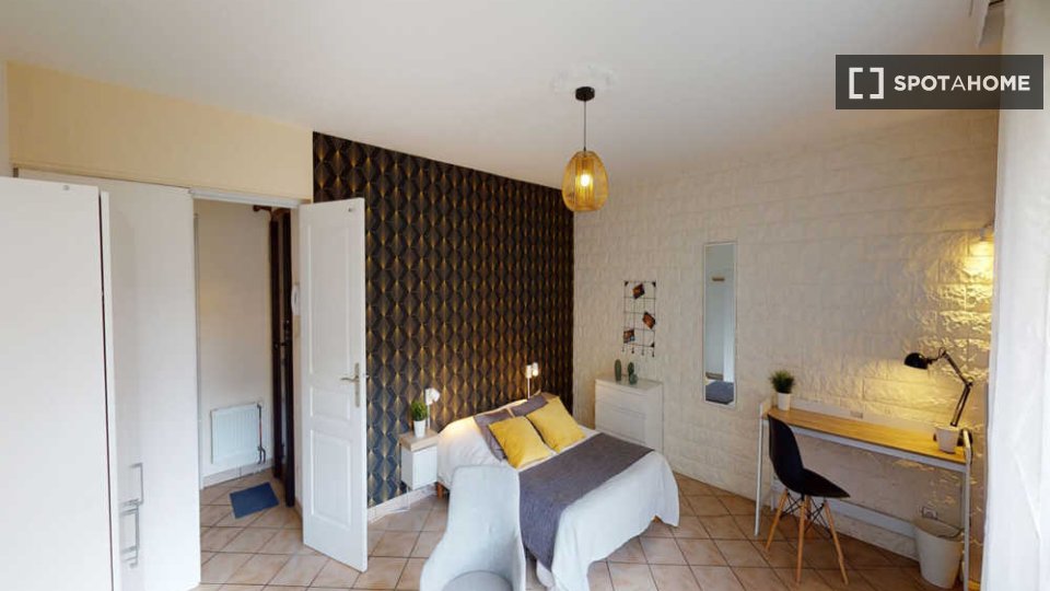 Double room Lyon, 4 beds, 80m² — photo 1