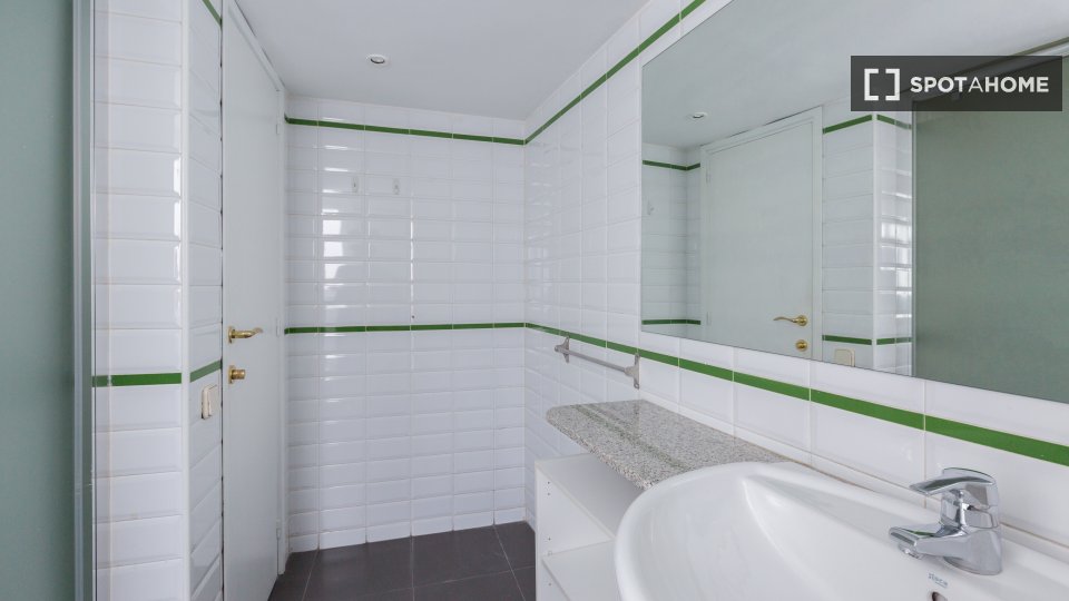 Double room Barcelona, 9 beds, 175m² — photo 19