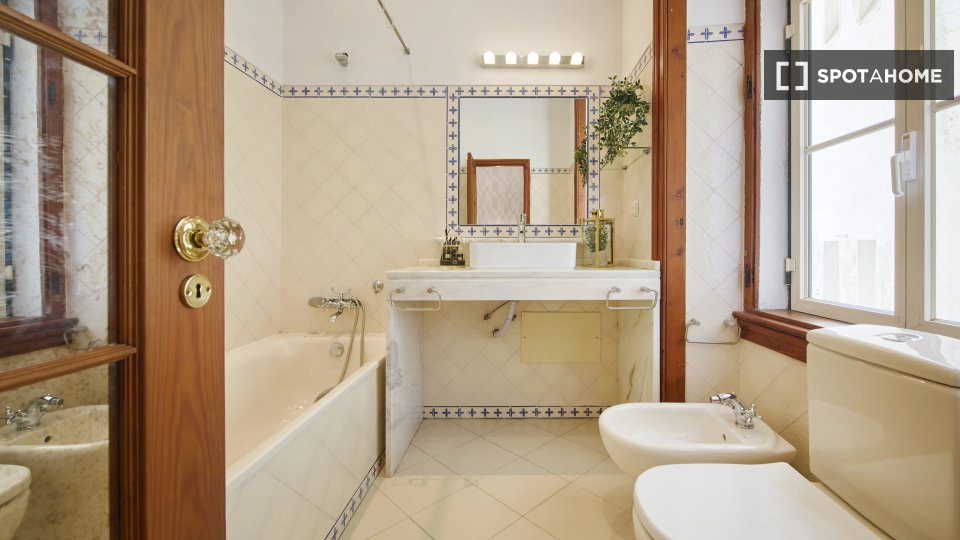 Double room Lisbon, 7 beds — photo 7