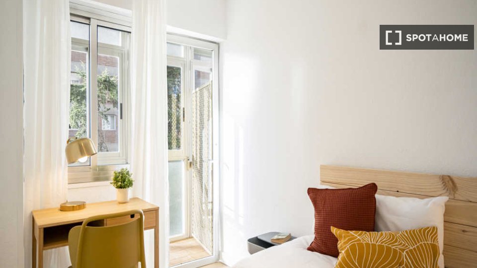 Double room Madrid, 16 beds — photo 57