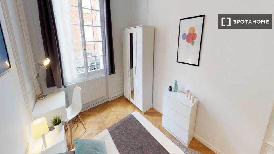 Double room Paris, 4 beds, 80m² — photo 1