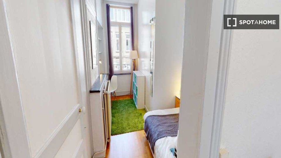 Double room Lille, 3 beds, 60m² — photo 4