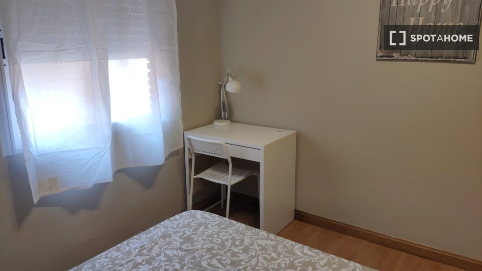 Double room Madrid, 3 beds — photo 17