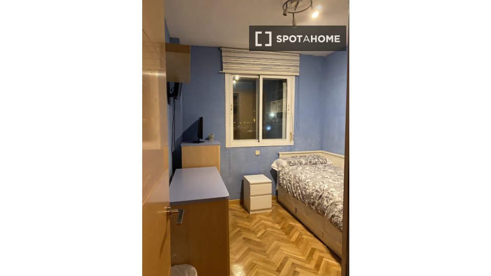 Double room Madrid, 4 beds — photo 9