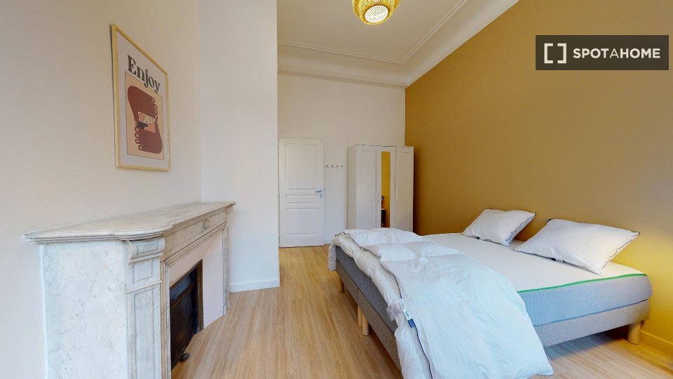 Double room Marseille, 18 beds — photo 22