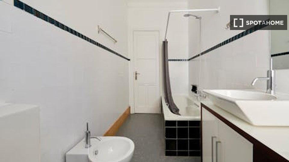 Double room Lisbon, 4 beds — photo 2