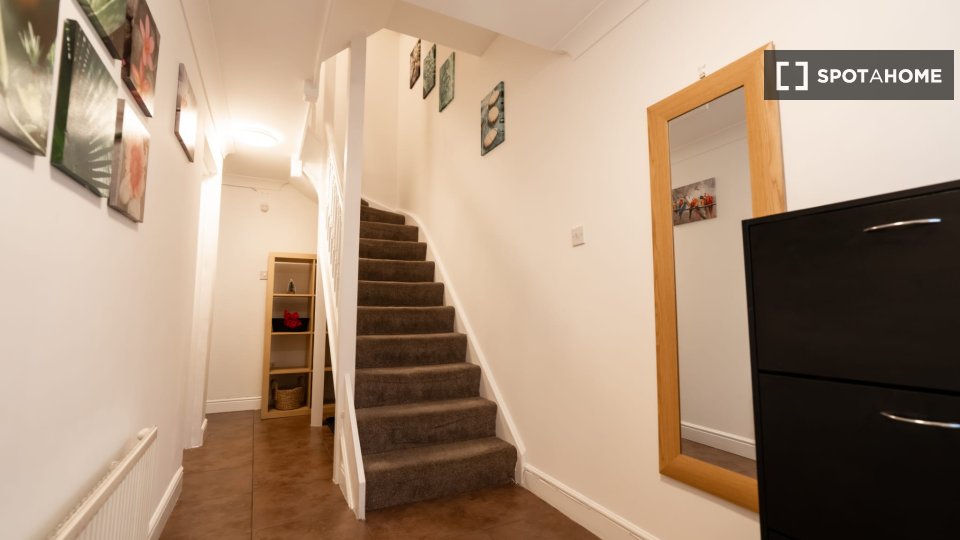 Apartment London, 4 beds, 102m² — photo 29