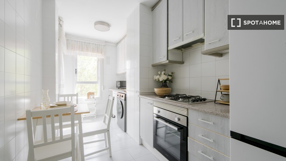 Double room Madrid, 5 beds — photo 28