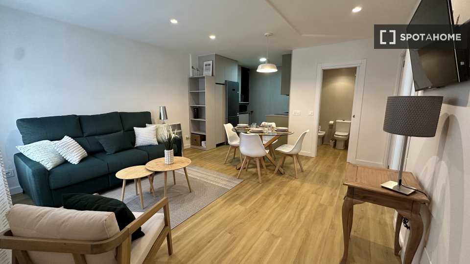 Apartment Madrid, 2 beds, 70m² — photo 2