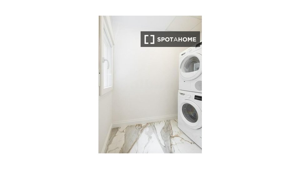 Apartment Madrid, 4 beds, 130m² — photo 17