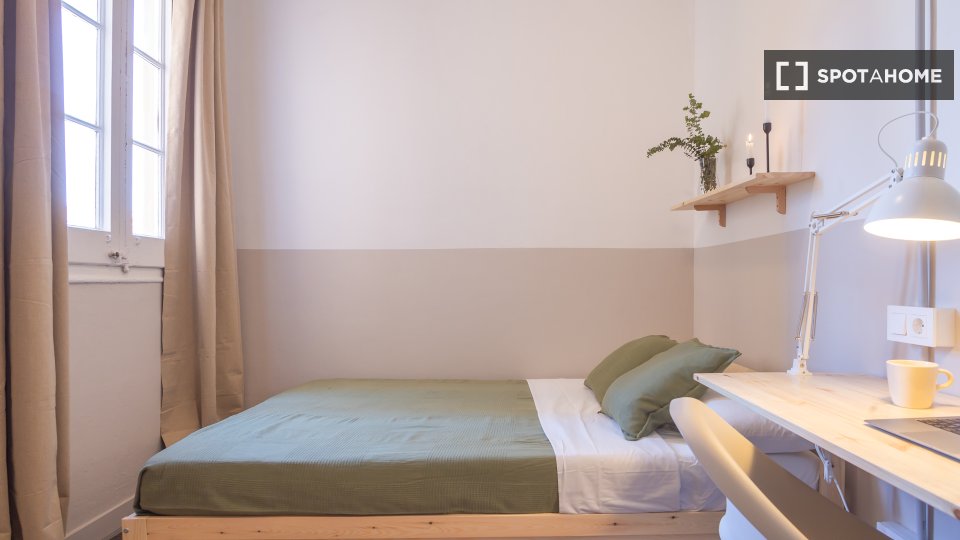 Double room Barcelona, 4 beds, 90m² — photo 5