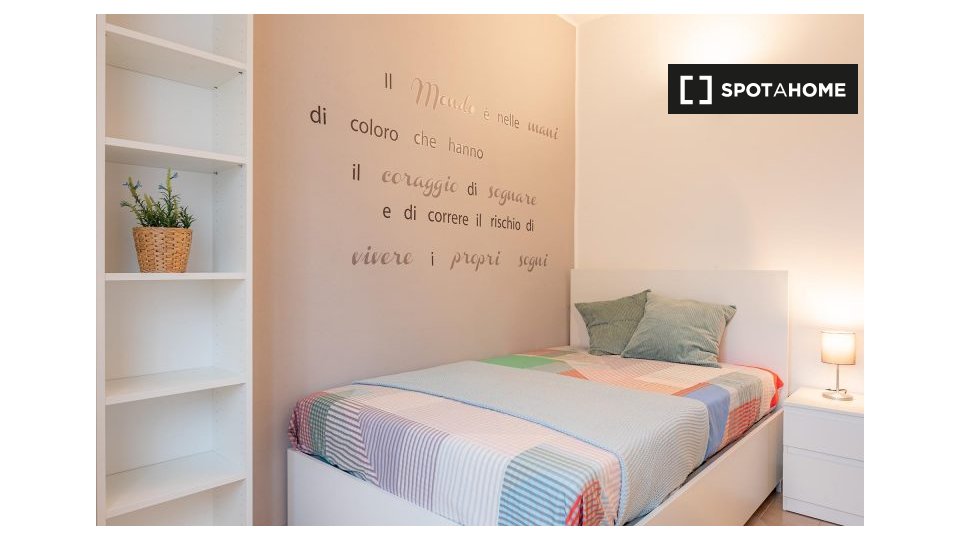 Double room Milan, 3 beds, 70m² — photo 11
