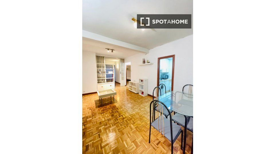 Apartamento de 2 dormitorios en alquiler en Sol, Madrid