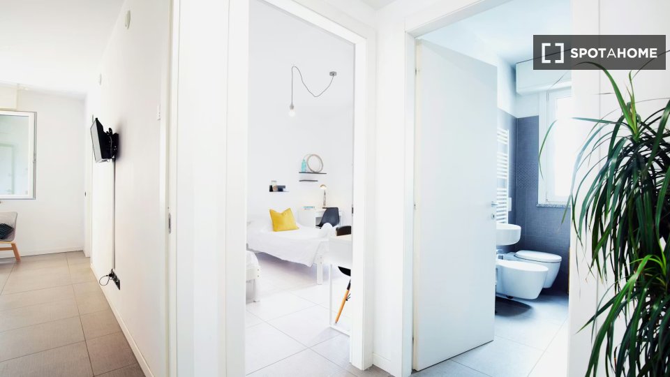 Double room Milan, 5 beds — photo 37
