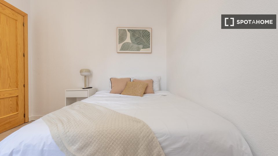 Double room Madrid, 5 beds — photo 58