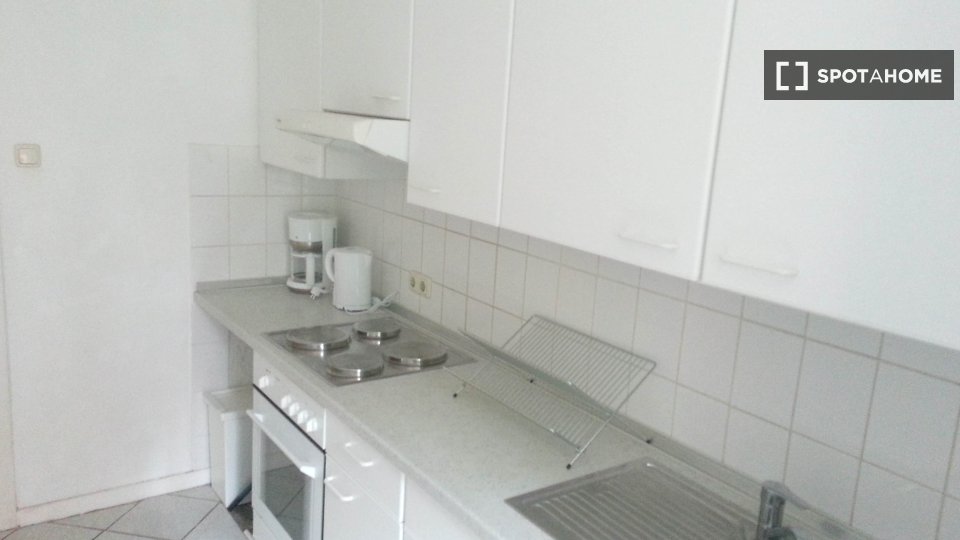 Double room Hamburg, 3 beds, 67m² — photo 9