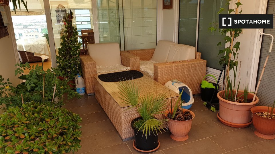 Double room Alicante, 2 beds — photo 8