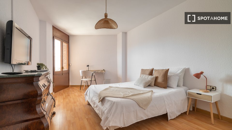 Double room Barcelona, 5 beds, 160m² — photo 5