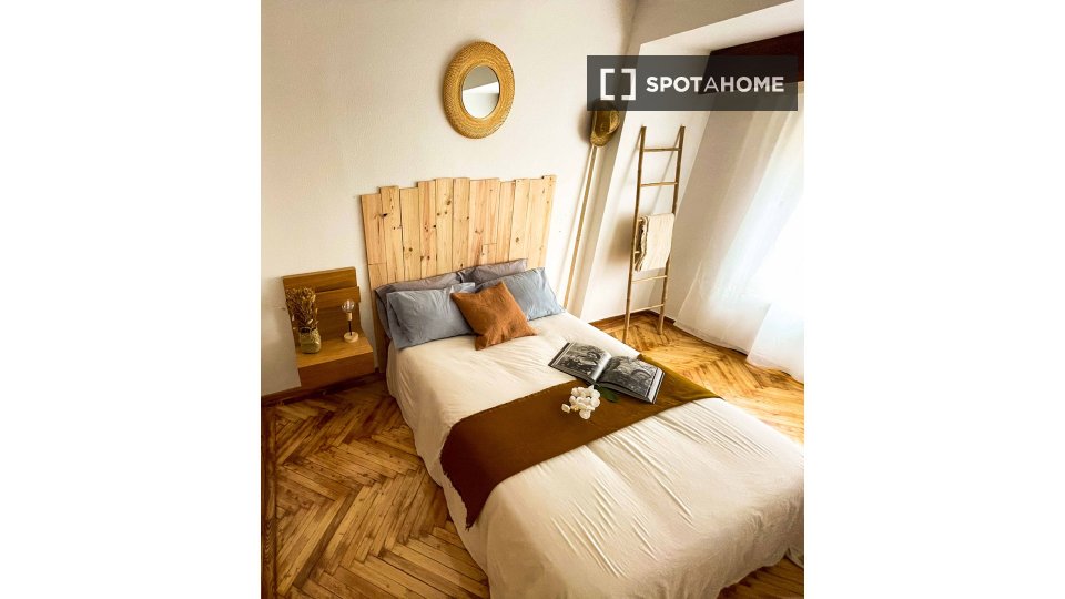 Double room Madrid, 7 beds — photo 19