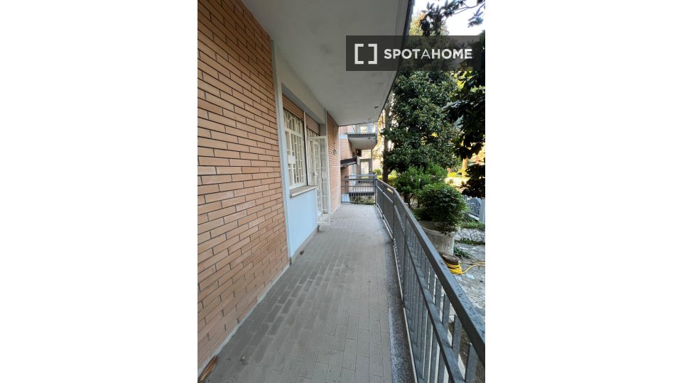 Double room Bologna, 3 beds, 130m² — photo 10