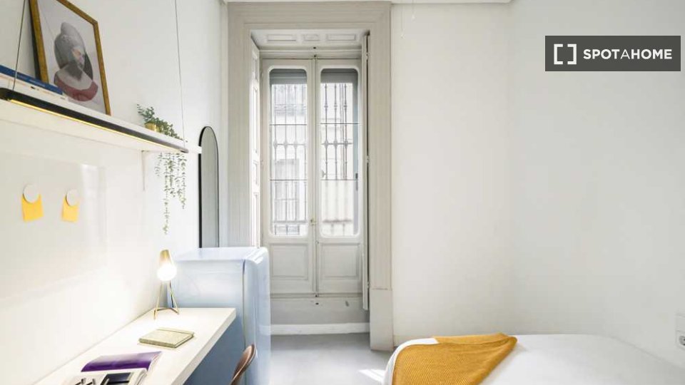 Double room Madrid, 68 beds, 2620m² — photo 24