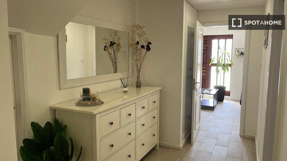 Double room Porto, 3 beds, 85m² — photo 3