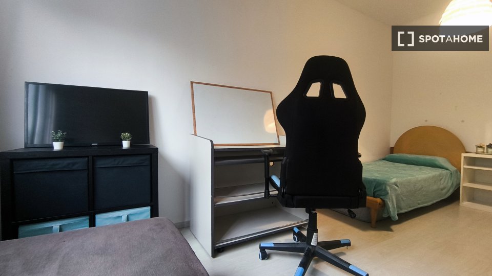 Double room Barcelona, 2 beds, 80m² — photo 3