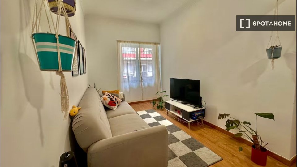 Apartment mono Lisbon, 60m² — photo 1