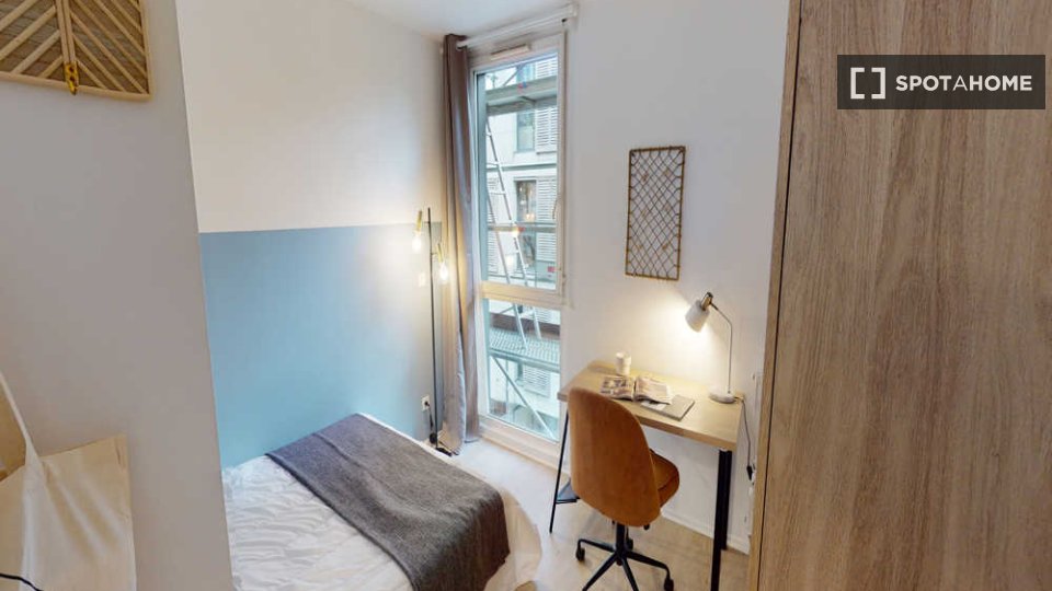 Camera in un appartamento condiviso con 7 camere da letto, vicino alla Bibliothèque-Seine, a Parigi. - a Parigi