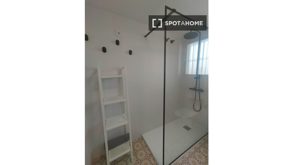 Double room Valencia, 4 beds, 120m² — photo 17