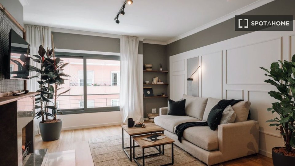 Apartment Lisbon, 2 beds — photo 11