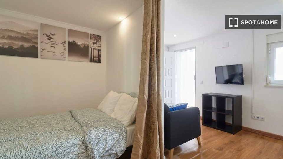 Apartment mono Lisbon — photo 17