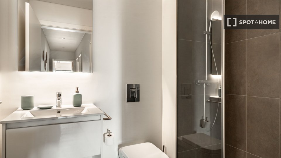 Apartment Lisbon, 3 beds, 118m² — photo 16