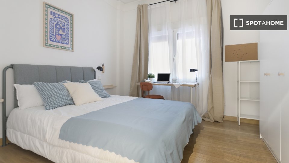 Double room Madrid, 7 beds — photo 23