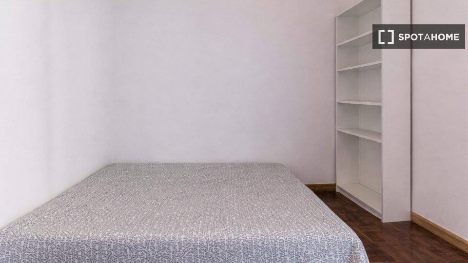 Double room Lisbon, 6 beds — photo 20