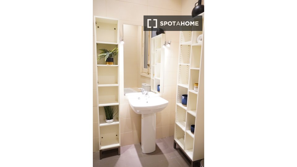 Double room Madrid, 8 beds — photo 107