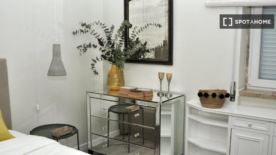 Apartment Lisbon, 2 beds, 90m² — photo 9