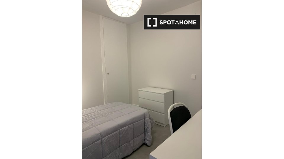 Double room Madrid, 5 beds — photo 5
