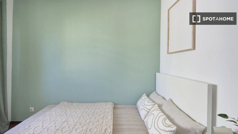 Double room Lisbon, 5 beds — photo 5