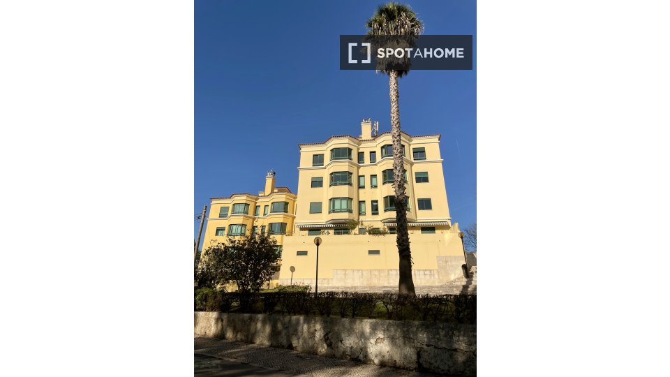 Apartment Lisbon, 2 beds, 90m² — photo 17