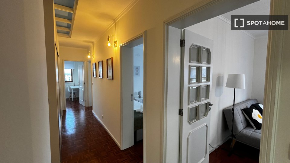 Double room Porto, 3 beds, 80m² — photo 6