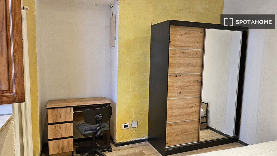 Double room Turin, 3 beds, 75m² — photo 1