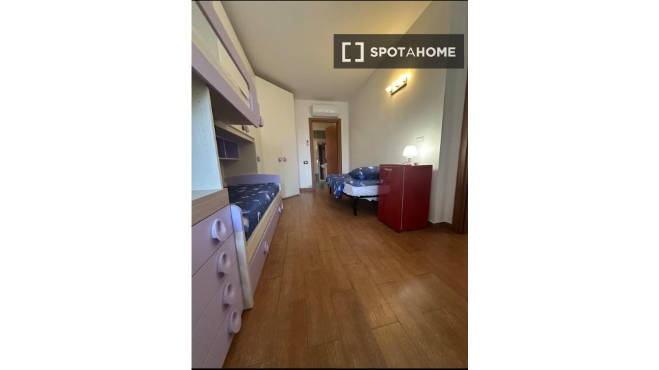 Double room Milan, 4 beds — photo 10
