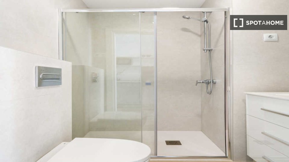 Double room Madrid, 12 beds — photo 43
