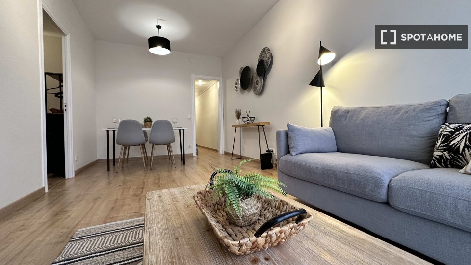 Apartment Barcelona, 3 beds, 70m² — photo 2