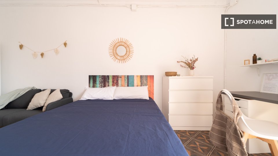 Double room Barcelona, 17 beds, 400m² — photo 2
